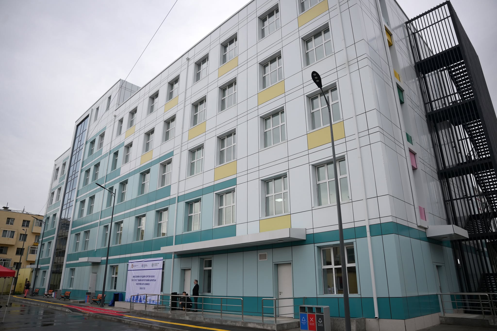 Нийслэл жилд 3500 хүүхдэд үйлчлэх иж бүрэн тоног төхөөрөмжтэй сэргээн засах төвтэй боллоо
